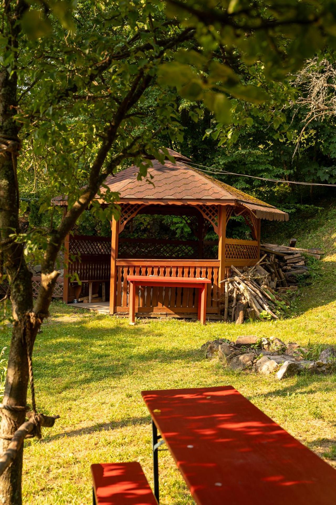 Penzion Prijemny Oddych Banska Stiavnica Ngoại thất bức ảnh